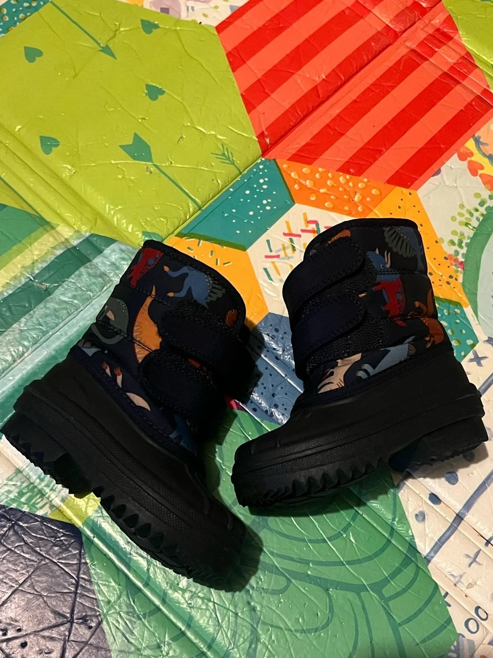 The Children’s Place Toddler Baby Size 5 Navy Dino Winter Snow Boots